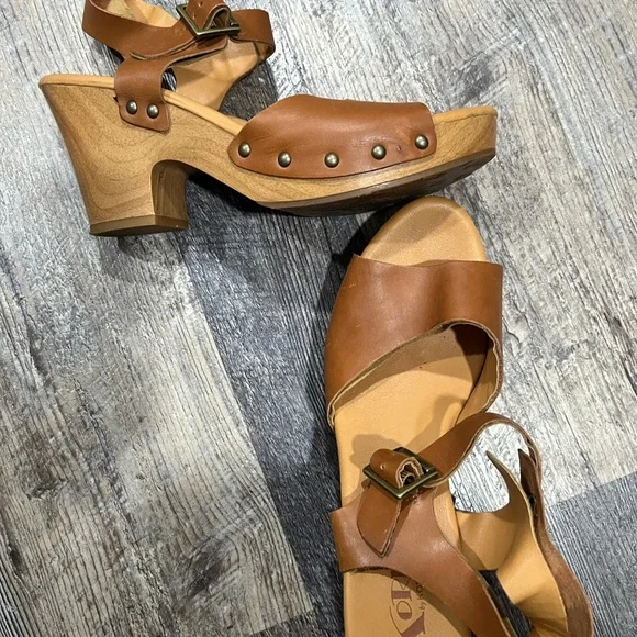 Kork-Ease Brown Leather Sandals with Cork Footbed - Picture 3 of 10